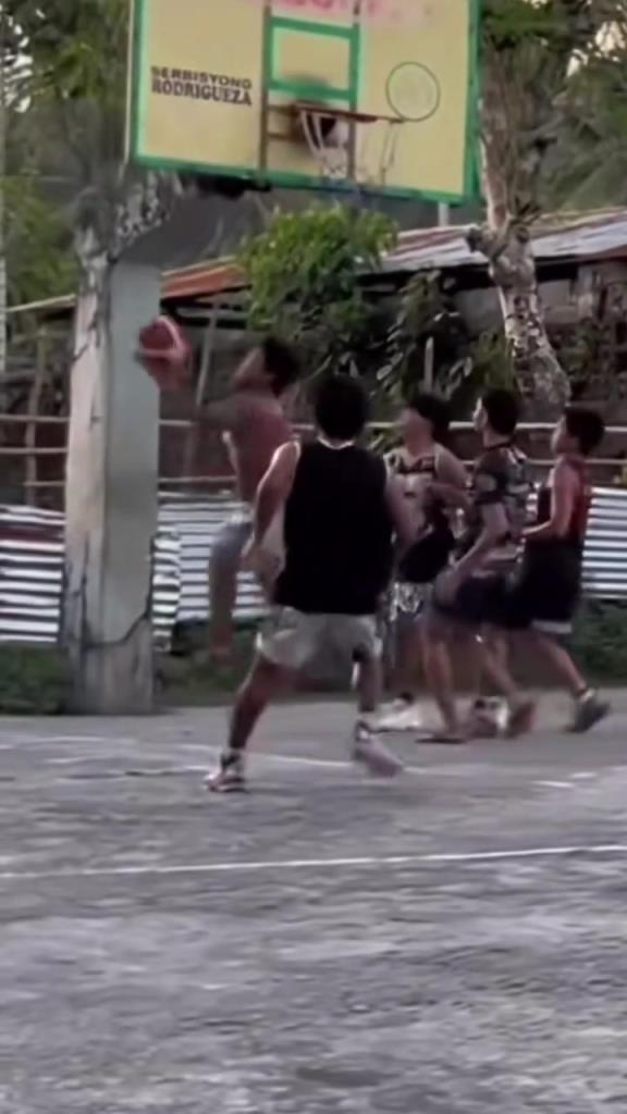 我都準(zhǔn)備好嘲笑他了，結(jié)果被他帥到了