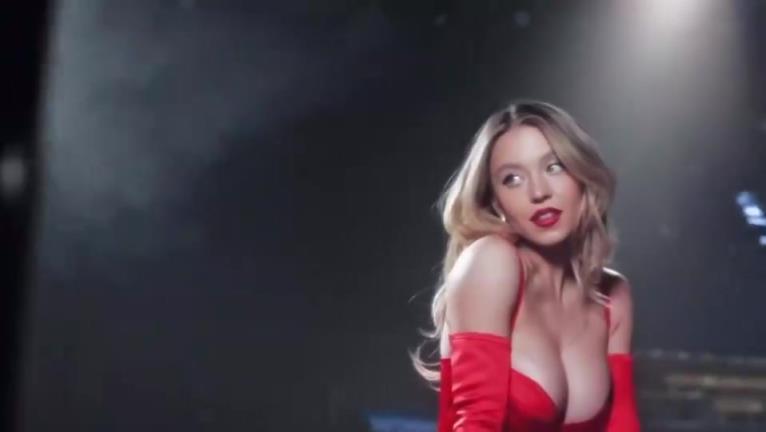 此前觀戰(zhàn)紐約德比！賣(mài)含洗澡水肥皂的悉尼妹太清楚自身優(yōu)勢(shì)了